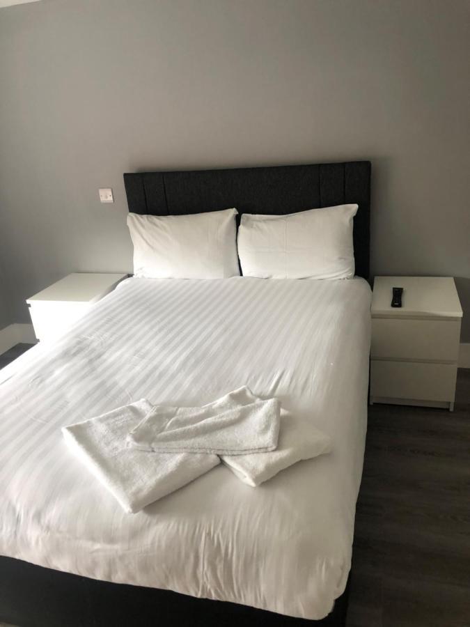 Lake View Galway City Екстер'єр фото