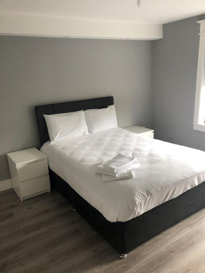 Lake View Galway City Екстер'єр фото